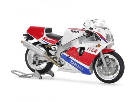 Tamiya 1/12 Yamaha FZR750R OW01