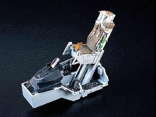 Tamiya 1/32 Locked Martin F-16CJ Fighting Falcon Block 50 60315