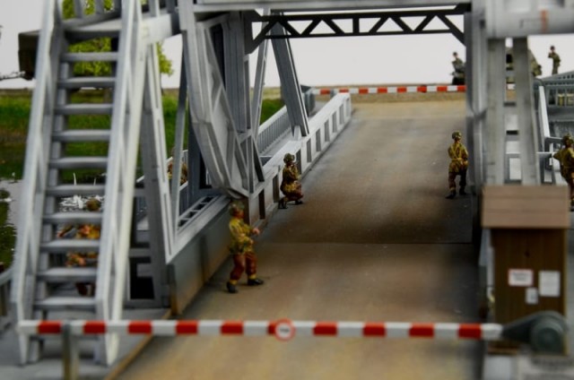 Italeri 1/72 Pegasus Bridge Airborne Assault