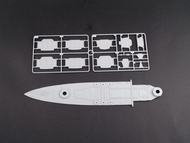 Trumpeter 1/350 Battleship HMS Queen Elizabeth 1943
