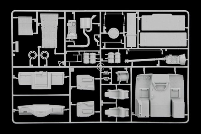 Italeri 1/24 DAF XF105 Space America