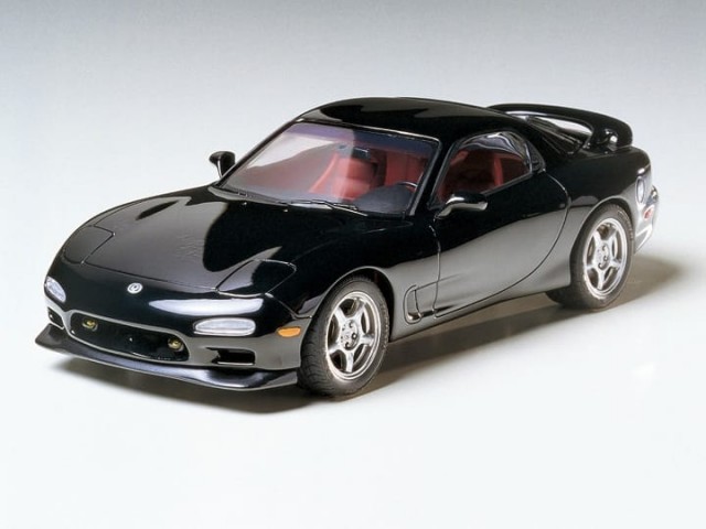 Tamiya 1/24 Mazda RX-7 R1