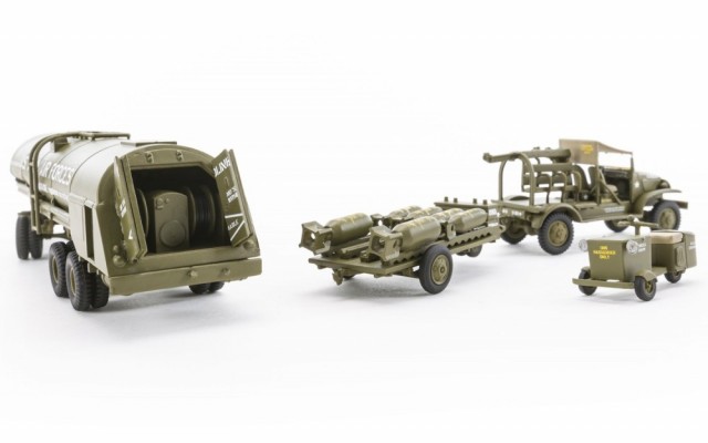 Airfix 1/72 WWII USAAF 8th Air Force Bomber Re-Supply Set A06304
