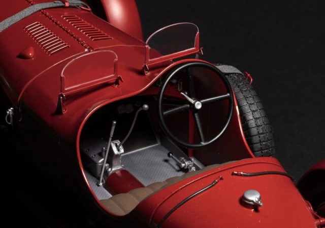 Italeri 1/12 Alfa Romeo 8C 2300 Roadster