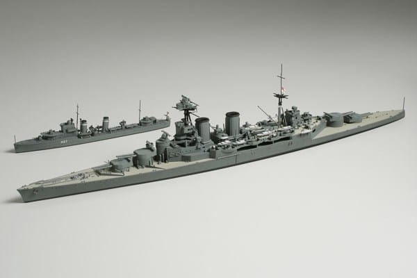 Tamiya 1/700 British Battle Cruiser Hood and E Class Destroyer "Battle of Denmark Strait"