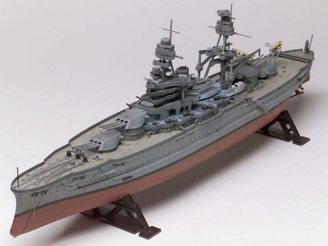 Revell 1/426 USS Arizona