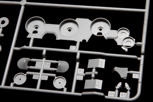 amiya 1/350 Premium Japanese Battleship Yamato