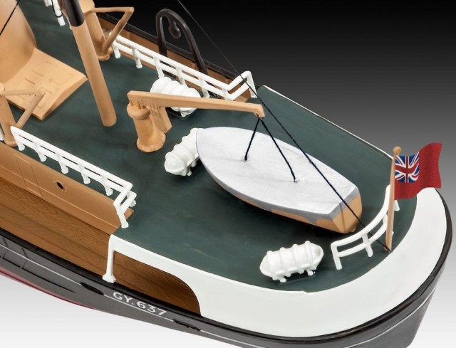 Revell 1/142 North Sea Fishing Trawler