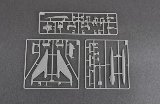 Trumpeter 1/48 J-7B Fighter