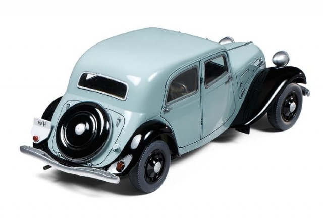 Tamiya 1/35 Citroen Traction 11CV Staff Car
