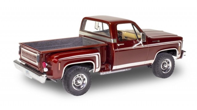 Revell 1/24 Chevy Sport Stepside Pickup 4x4 1976