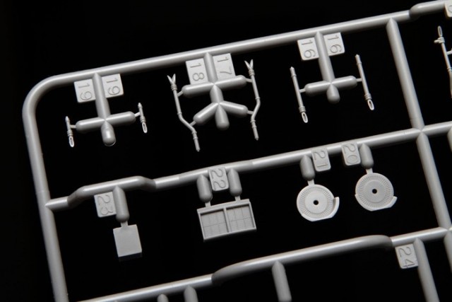 amiya 1/350 Premium Japanese Battleship Yamato