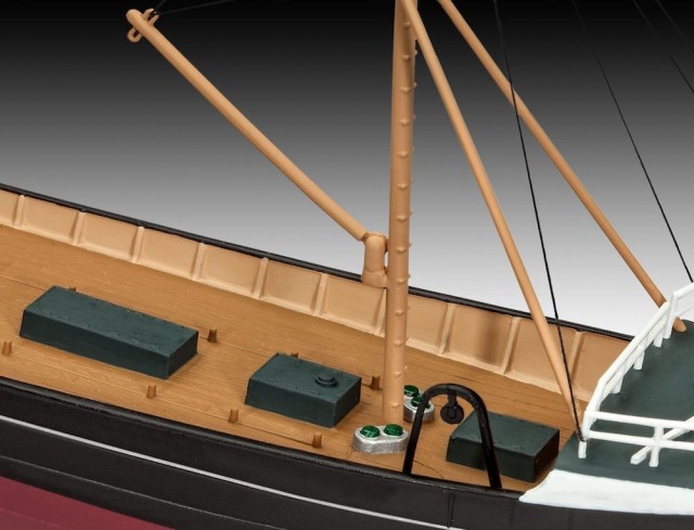 Revell 1/142 North Sea Fishing Trawler