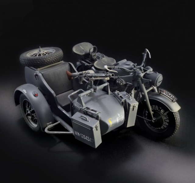 Italeri 1/9 Zundapp KS 750 with Sidecar