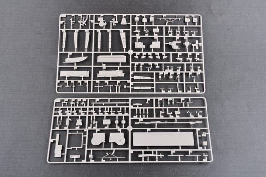 Trumpeter 1/350 USS Kitty Hawk CV-63