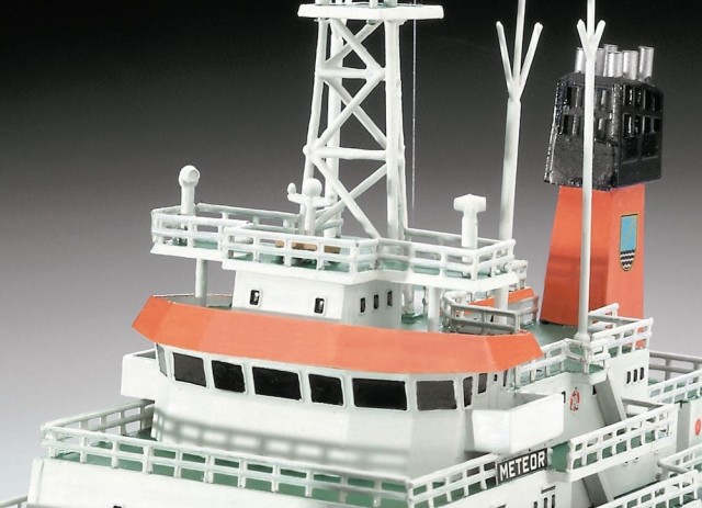 Revell 1/300 German Research Vessel Meteor