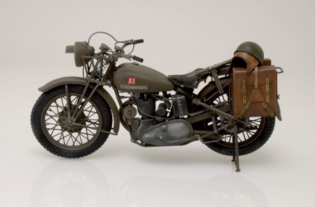 Italeri 1/9 Triumph 3HW