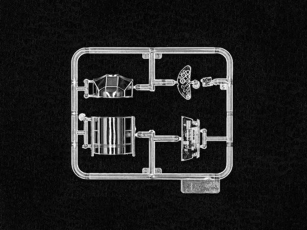 ICM 1/48 WWII Luftwaffe Airfield w/2 Aircrafts and 7 Figures