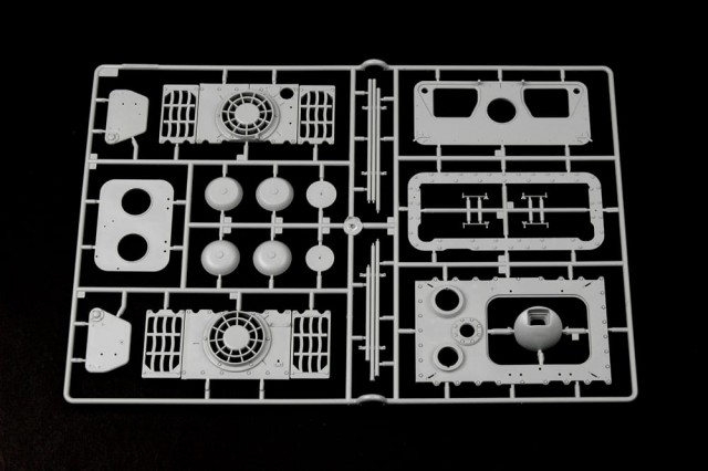 Trumpeter 1/16 German Kingtiger 2 in 1 (Henschel Turret and Porsche Turret)