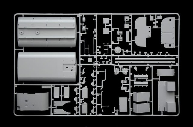 Italeri 1/35 M978 Fuel Servicing Truck