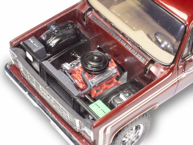 Revell 1/24 Chevy Sport Stepside Pickup 4x4 1976