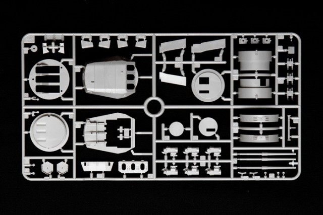 amiya 1/350 Premium Japanese Battleship Yamato