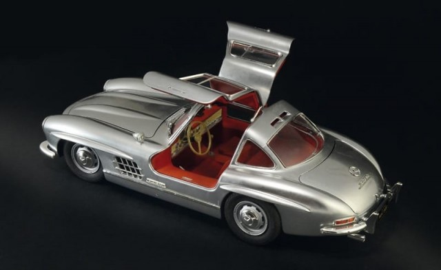Italeri 1/16 Mercedes-Benz 300SL Gullwing