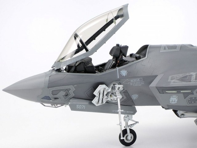 Tamiya 1/48 Lockheed Martin F-35A Lightning II (norsk utgave)