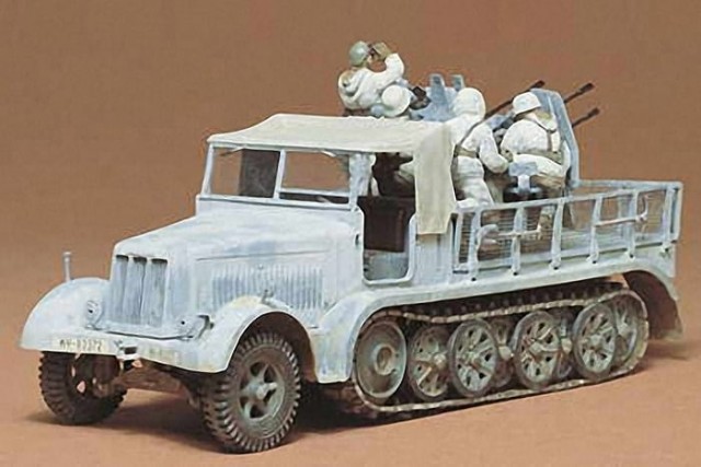 Tamiya 1/35 German 8ton Half Track 20mm Flakvierling Sdkfz 7/1