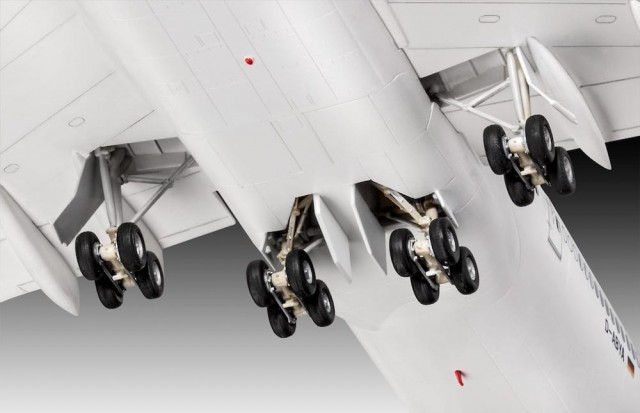 Revell 1/144 Boeing 747-8 Lufthansa New Livery