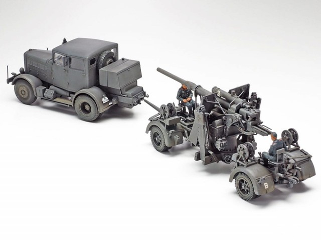 Tamiya 1/48 German Heavy Tractor SS-100 and 88mm Gun Flak37 Set