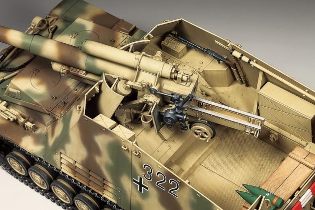 Tamiya 1/35 German Heavy SP Howitzer Hummel (Late Production)