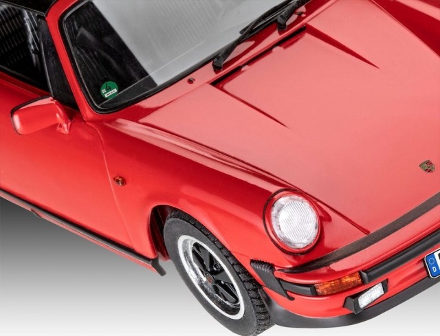 Revell Startsett 1/24 Porsche 911 Carrera 3.2 Targa (G-Model)