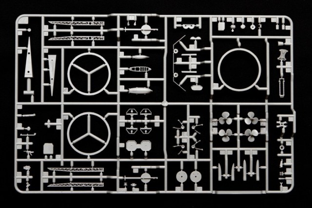 amiya 1/350 Premium Japanese Battleship Yamato