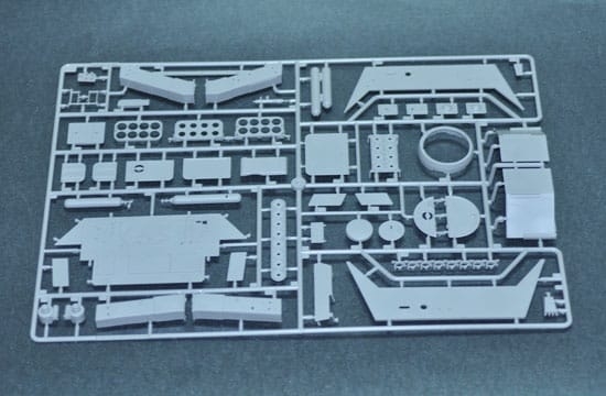 Trumpeter 1/16 Soviet SU-100 Tank Destroyer