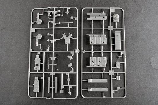 Trumpeter 1/24 Junkers Ju-87R Stuka