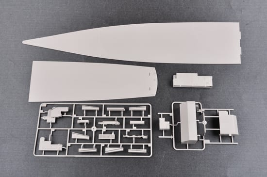 Trumpeter 1/350 USS Kitty Hawk CV-63