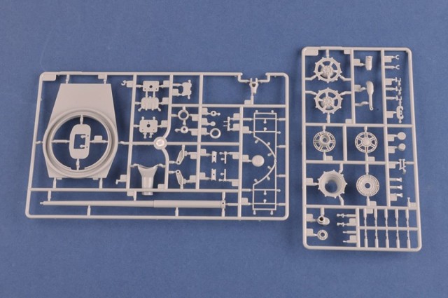 HobbyBoss 1/35 Pz.Kpfw.VI Sd.Kfz.182 Tiger II (Porsche Early production vehicle Fgst.Nr.280009)
